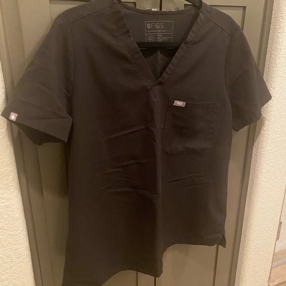 TWO Figs Scrub Top